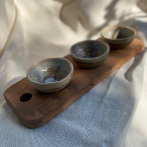 Tabla Picoteo Madera + Juego de 3 Pocillos